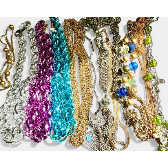 Huge Vintage Jewelry Lot 107 pcs Mixed Necklaces Bracelets Earrings Brooches - Picture 11 of 16